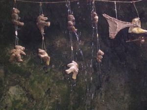 Aneh! Air Sumur Ini Ubah Semua Benda Jadi Batu Aneh! Air Sumur Ini Ubah Semua Benda Jadi Batu