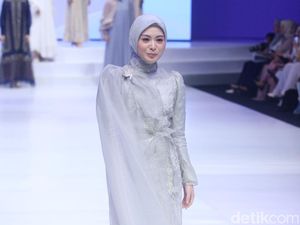 5 Desainer dan Brand Lokal Rilis Baju Lebaran di Indonesia Fashion Week 2023 5 Desainer dan Brand Lokal Rilis Baju Lebaran di Indonesia Fashion Week 2023