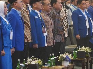 Pantun Zulhas: Kalau Ganjar & Erick Bersama, Indonesia Tambah Jaya