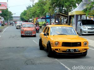Ratusan Mobil Kuno Bikin Kawasan Heritage Kota Pasuruan Berubah Jadul
