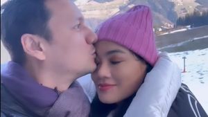 8 Potret Titi Kamal Liburan Keluarga ke Swiss, Mesra Bareng Suami