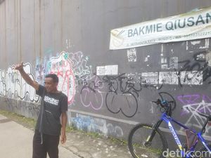 Menjemput Rezeki di Gang Perbatasan Bandung dan Bandung Barat