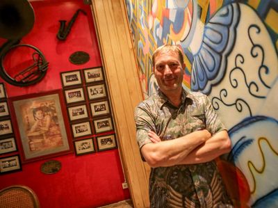 WNA Asal Jerman Ini Buktikan Cinta Indonesia Lewat Budaya