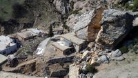 Penampakan Batu Besar di Turki yang Terbelah Dua Imbas Gempa