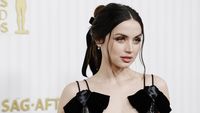 7 Pesona Ana de Armas, Bikin Tom Cruise Jatuh Hati Meski Beda Usia 26 Tahun