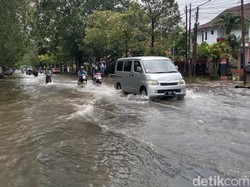Banjir Terjang Banyak Titik di Indramayu
