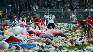 Stadion Turki Dipenuhi Boneka untuk Hormati Anak-anak Korban Gempa