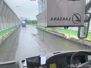 Koridor 13 TransJ Masih Berlubang Meski sudah Ditambal Bina Marga DKI Koridor 13 TransJ Masih Berlubang Meski sudah Ditambal Bina Marga DKI