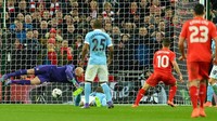 Di final Piala Liga Inggris 2016 pula Philippe Coutinho mencetak gol untuk menjadi pemain Brasil kedua yang bikin gol di ajang tersebut. Foto: AFP via Getty Images/GLYN KIRK