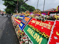 Penampakan Karangan Bunga di PN Jaksel saat Vonis 2 Anak Buah Sambo