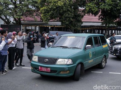 Pakai Mobil Tahanan Kejaksaan, Eliezer Dieksekusi ke Lapas Salemba