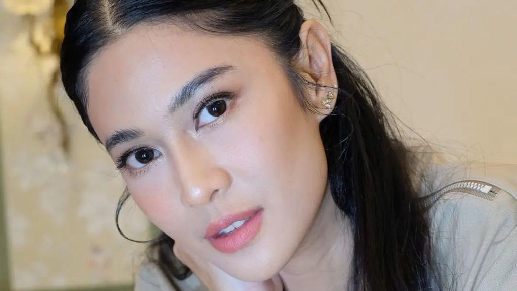 Dian Sastrowardoyo Pakai Filter AI Korea, Aplikasinya Nyerah Sama Mba Dian Dian Sastrowardoyo Pakai Filter AI Korea, Aplikasinya Nyerah Sama Mba Dian