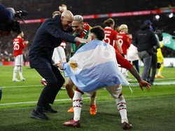 Kelakar Roy Keane ke Ten Hag soal Joget: Mending Resign Malam Ini Juga