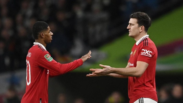 Harry Maguire, MU juara carabao cup Soccer Football - Carabao Cup - Final - Manchester United v Newcastle United - Wembley Stadium, London, Britain - February 26, 2023 Manchester United's Harry Maguire comes on as a substitute to replace Marcus Rashford REUTERS/Tony Obrien EDITORIAL USE ONLY. No use with unauthorized audio, video, data, fixture lists, club/league logos or 'live' services. Online in-match use limited to 75 images, no video emulation. No use in betting, games or single club /league/player publications. Please contact your account representative for further details.