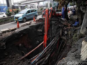 Jam Pulang Kantor, Lalin Jl Kartini Macet Imbas Jalan Amblas