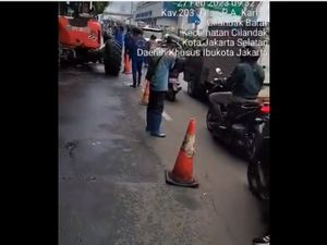 Imbas Jalan Amblas di Cilandak Jaksel, Hanya 1 Lajur Bisa Dilintasi