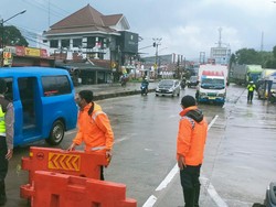Jalur Bogor-Sukabumi Kini Ditutup Total Imbas Jembatan Cikereteg Amblas
