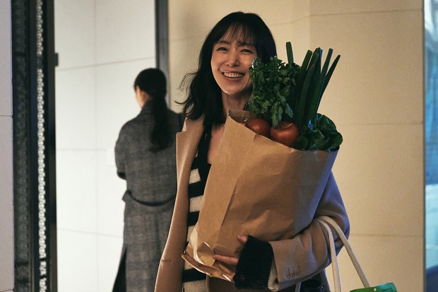 Jeon Do Yeon plays a housewife as well as an assassin
