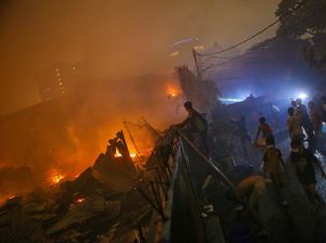 Penampakan Api Lalap Permukiman di Tanah Abang