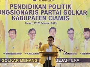 Pemilu 2024, Kang Ace Minta Kader Golkar Turun ke Bawah Pakai Strategi Pemilu 2024, Kang Ace Minta Kader Golkar Turun ke Bawah Pakai Strategi