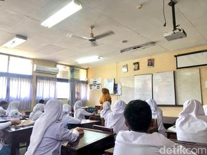 200 Kecamatan di Jateng Tak Ada SMA/SMK Negeri, Bagaimana Calon Siswanya? 200 Kecamatan di Jateng Tak Ada SMA/SMK Negeri, Bagaimana Calon Siswanya?