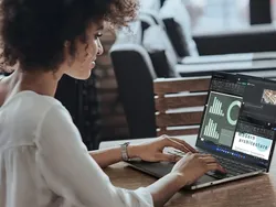 Laptop Baru Lenovo Serbu Barcelona, Chromebook hingga Windows 11