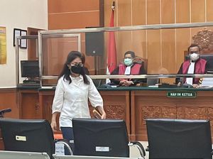 Linda Mengaku Kenal Irjen Teddy Minahasa di Tempat Pijat Hotel Classic Linda Mengaku Kenal Irjen Teddy Minahasa di Tempat Pijat Hotel Classic