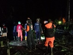 Longsor di Pujon Tutup Akses Malang-Kediri