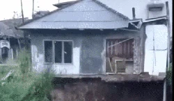 Rumah Warga Sukabumi Roboh Tergerus Arus Sungai