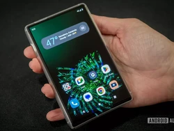 Motorola Pamer Konsep HP Layar Gulung yang Unik