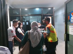 Momen Menegangkan Penumpang KRL Melahirkan di Stasiun Tugu Jogja