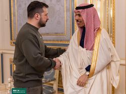 Pertama dalam 30 Tahun, Menlu Saudi ke Ukraina-Bertemu Zelensky