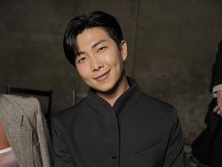 RM BTS Jadi Brand Ambassador Bottega Veneta Usai Hadiri Milan Fashion Week