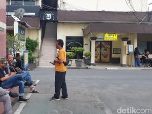 Preman yang Halangi-Tendang Jurnalis saat Liputan Dilaporkan ke Polisi Preman yang Halangi-Tendang Jurnalis saat Liputan Dilaporkan ke Polisi