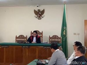 Praperadilan Sopir Audi Penabrak Mahasiswa Ditolak Praperadilan Sopir Audi Penabrak Mahasiswa Ditolak