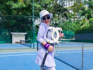 Gaya Kembar Nagita Slavina dan Syahrini Tenteng Tas Raket Seharga Mobil