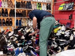 Pantas Sepatu Bekas Singapura Masuk Pasar Loak RI, Impornya Belum Dilarang