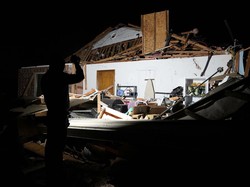 Oklahoma Luluh Lantak Usai Diterjang Badai Tornado