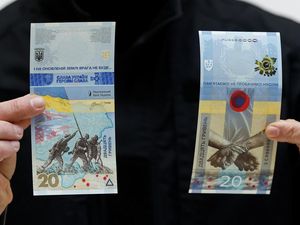 Ukraina Luncurkan Uang Peringatan Setahun Serangan Rusia Ukraina Luncurkan Uang Peringatan Setahun Serangan Rusia