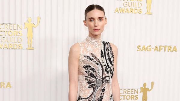 Foto: 7 Artis Masuk Daftar Berbusana Terburuk di SAG Awards 2023