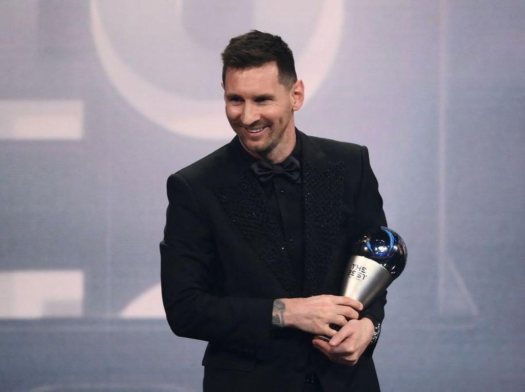 Lionel Messi Pemain Terbaik FIFA 2022!