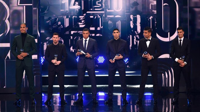 PARIS, FRANCE - FEBRUARY 27: Virgil van Dijk, Lionel Messi, Kylian Mbappe, Achraf Hakimi, Casemiro and Joao Cancelo are seen with their trophies after being included in the FIFA FIFPRO Mens World 11 2022 squad during The Best FIFA Football Awards 2022 on February 27, 2023 in Paris, France. (Photo by Joe Maher - FIFA/FIFA via Getty Images)
