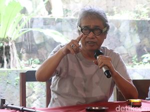 Kelakar Butet Kartaredjasa Sebut Dirinya Sebagai Pengecer Jasa Akting Kelakar Butet Kartaredjasa Sebut Dirinya Sebagai Pengecer Jasa Akting