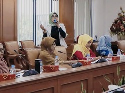 Dharma Wanita Kemendes PDTT Gelar Pelatihan MC dan Public Speaking