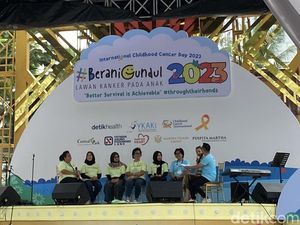 Mereka Ada Agar Anak-anak Pejuang Kanker Tak Putus Sekolah Mereka Ada Agar Anak-anak Pejuang Kanker Tak Putus Sekolah