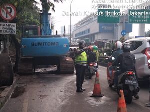 Imbas Jalan Amblas di Cilandak, Lebak Bulus arah Fatmawati Macet