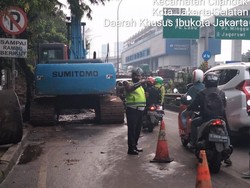 Imbas Jalan Amblas di Cilandak, Lebak Bulus arah Fatmawati Macet