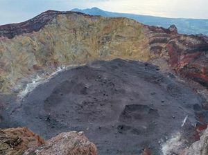 Dear Pendaki, Jangan Menginap di Puncak Gunung Agung! Dear Pendaki, Jangan Menginap di Puncak Gunung Agung!