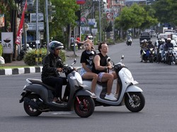 Beragam Respons Turis Asing soal Pelarangan Sewa Motor di Bali