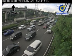 Ada Pohon Tumbang, Tol Jagorawi Arah Kali Cipinang Macet